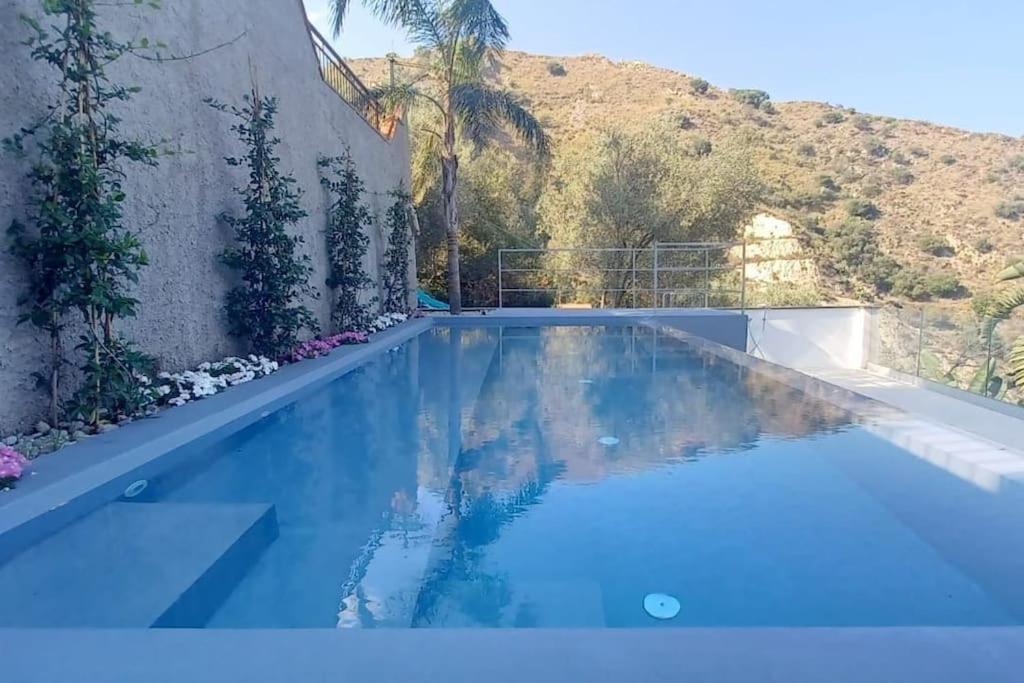Suite Apartments Branco - Infinity Pool & Sea View - 5 Minuti Dal Centro Таорміна Екстер'єр фото